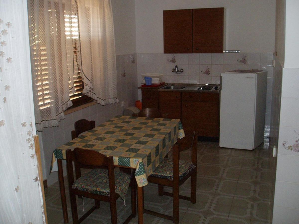 Apartman Za 3 Osobe Lägenhet Medulin Exteriör bild